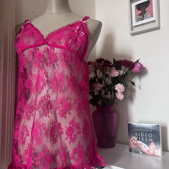 Victoria Secret Chemise - Picture 5 of 6